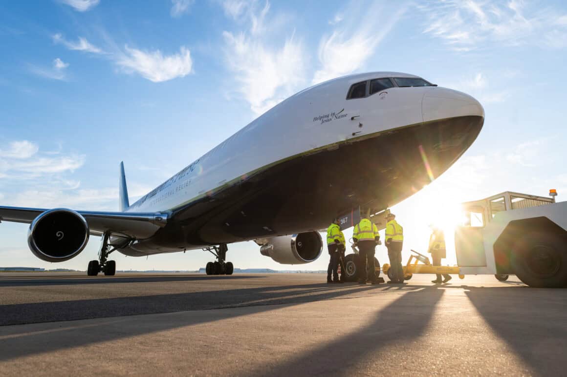 The Last DC-8: Samaritan's Purse Retires America's Final Flying DC-8 as New 767 Joins Fleet 3 The Samaritan's Purse successor to the last DC-8 in America is a Boeing 767, reg. N367SP
