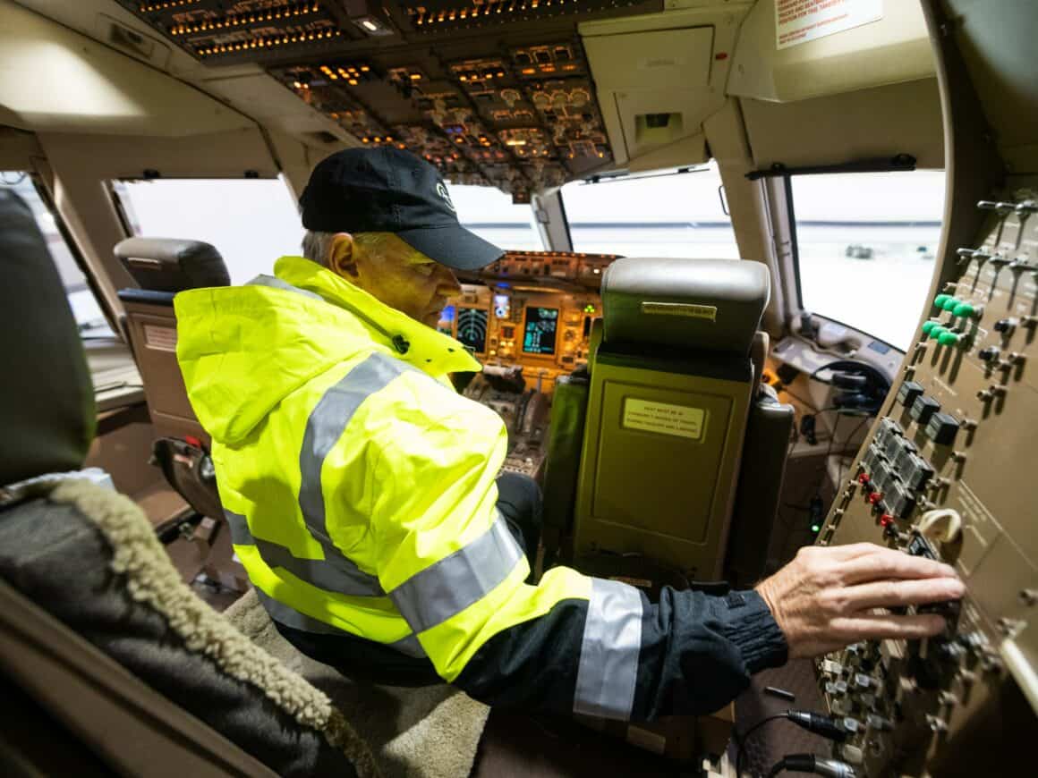 The Last DC-8: Samaritan's Purse Retires America's Final Flying DC-8 as New 767 Joins Fleet 4 Samaritan's Purse Boeing 767 flight deck