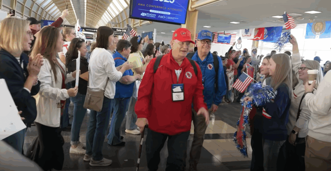 Honor Flight Network: The Mission Bringing Veterans to D.C.—and the Surprise They’ll Never Forget 4 Honor Flight veterans receive a hero's welcome at DCA
