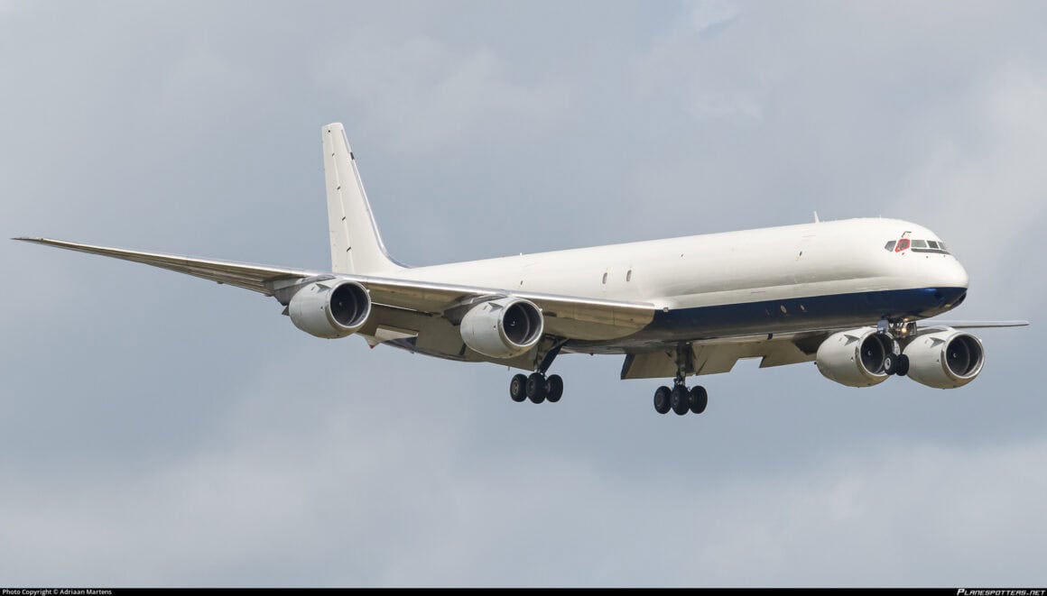 The Last DC-8: Samaritan's Purse Retires America's Final Flying DC-8 as New 767 Joins Fleet 7 Is this the last DC-8 in the world?