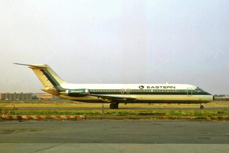 An Eastern Air Lines DC-9-31, the same type involved in the crash of Flight 212