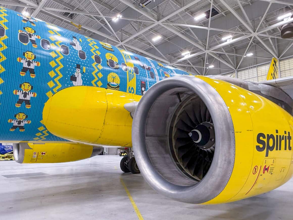 SPirit Airlines Christmas plane 