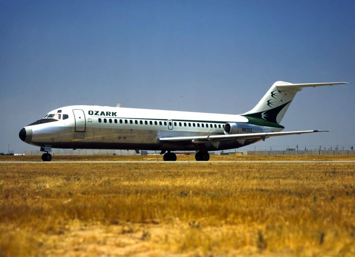Ozark DC-9-15 taxiing