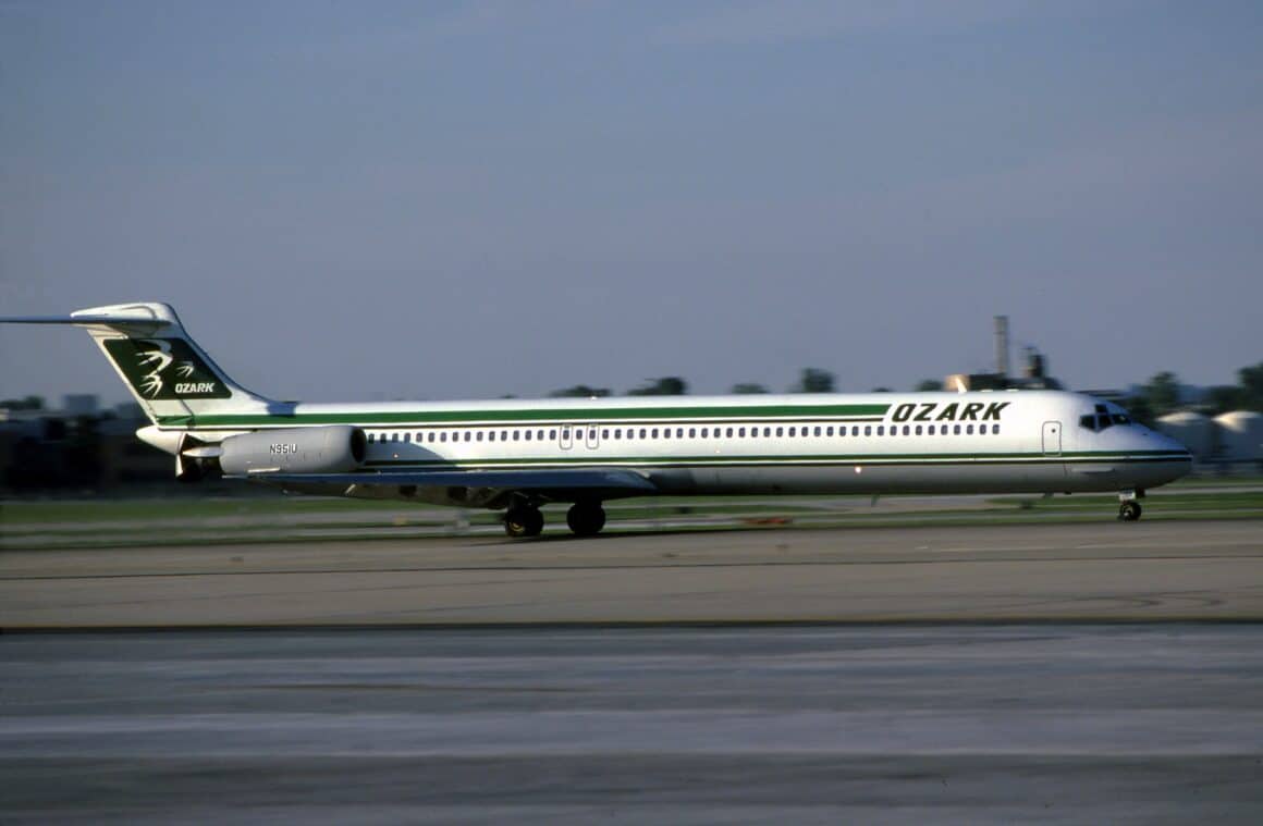 Ozark MD-82 taxiing