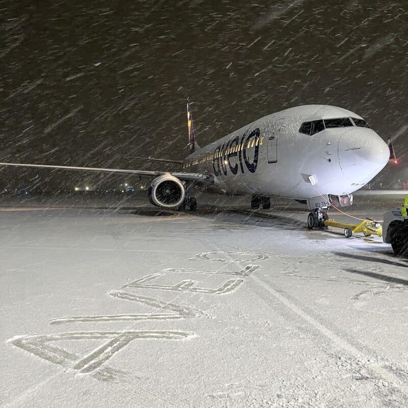 Avelo Airlines Boeing 737 at Kalamazoo (AZO)