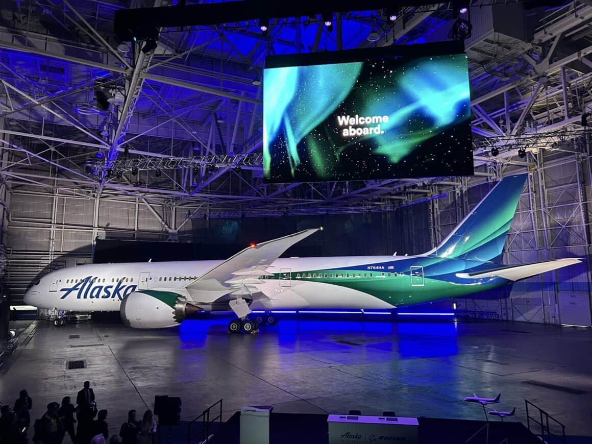 Alaska Airlines' first Boeing 787 Dreamliner is unveiled in Seattle