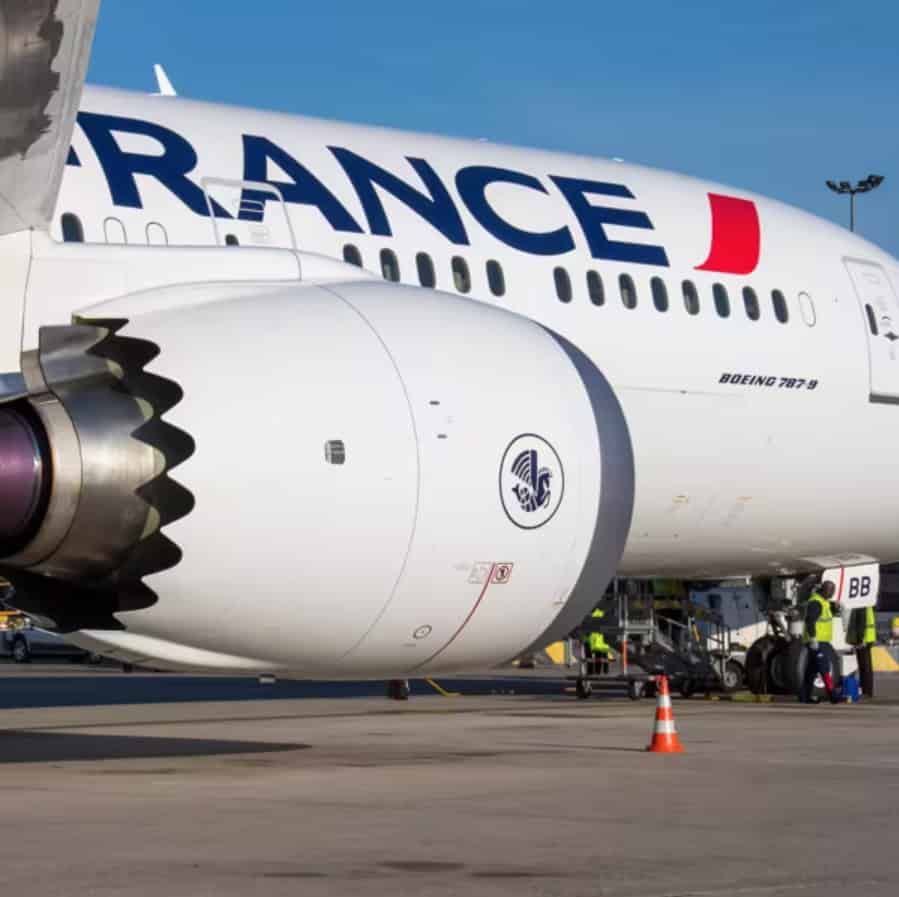 WATCH: Air France 787 Dreamliner Captured as You’ve Never Seen It Before 1 Air France 787
