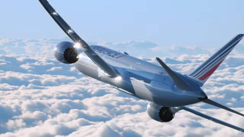 Air France 787 in flight