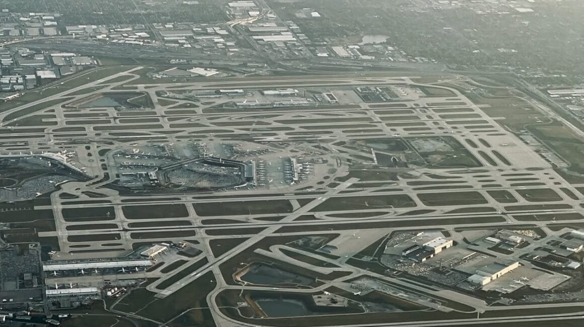 United Flight Cuts: A 5% Pullback With Bigger Implications, Especially at ORD 3 ORD from above