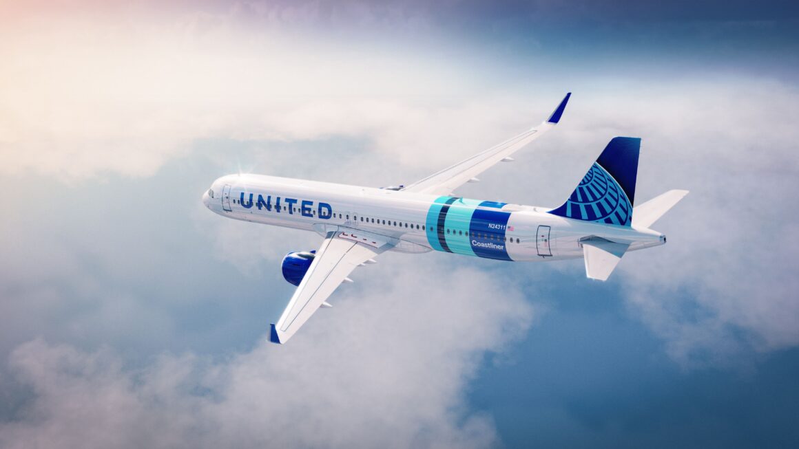 United Airbus A321 Coastliner