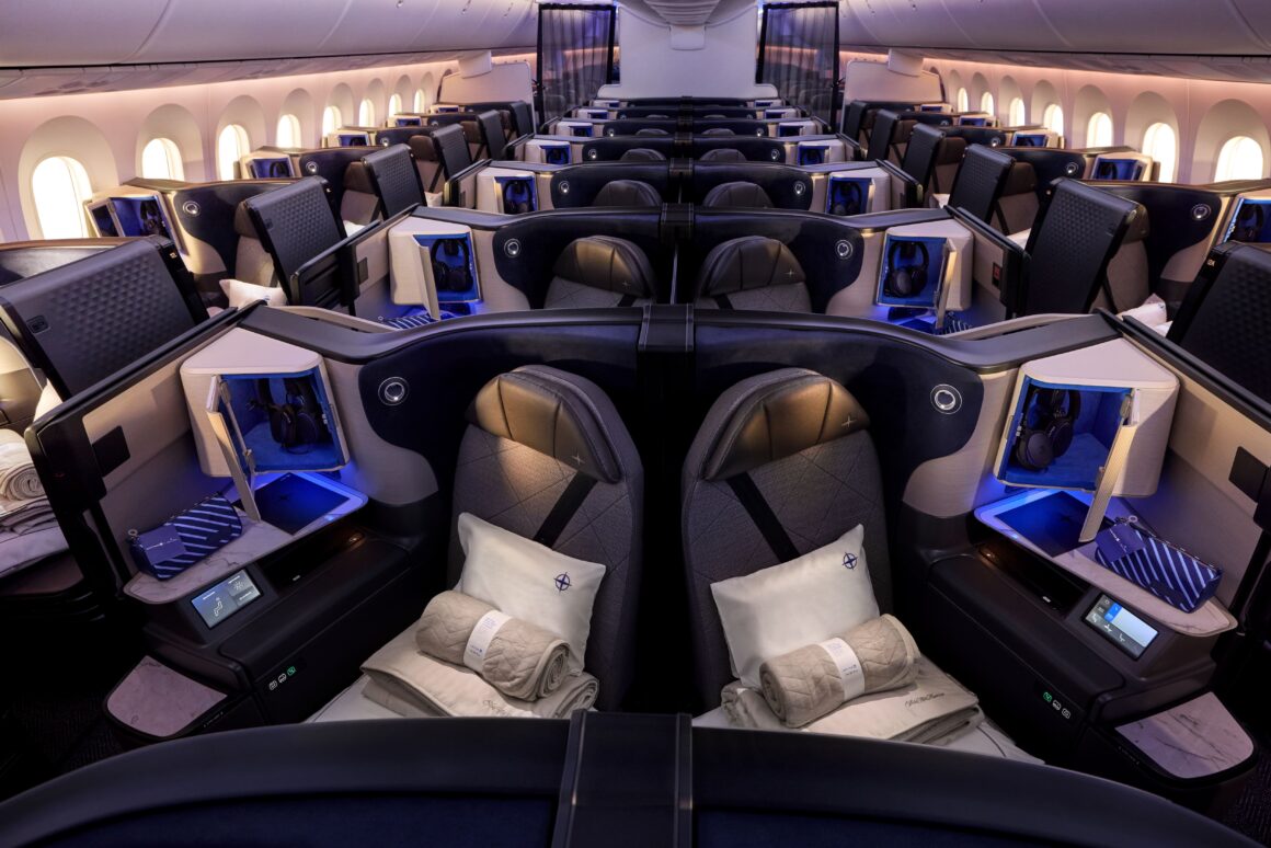 United 787-9 Elevated Polaris Cabin