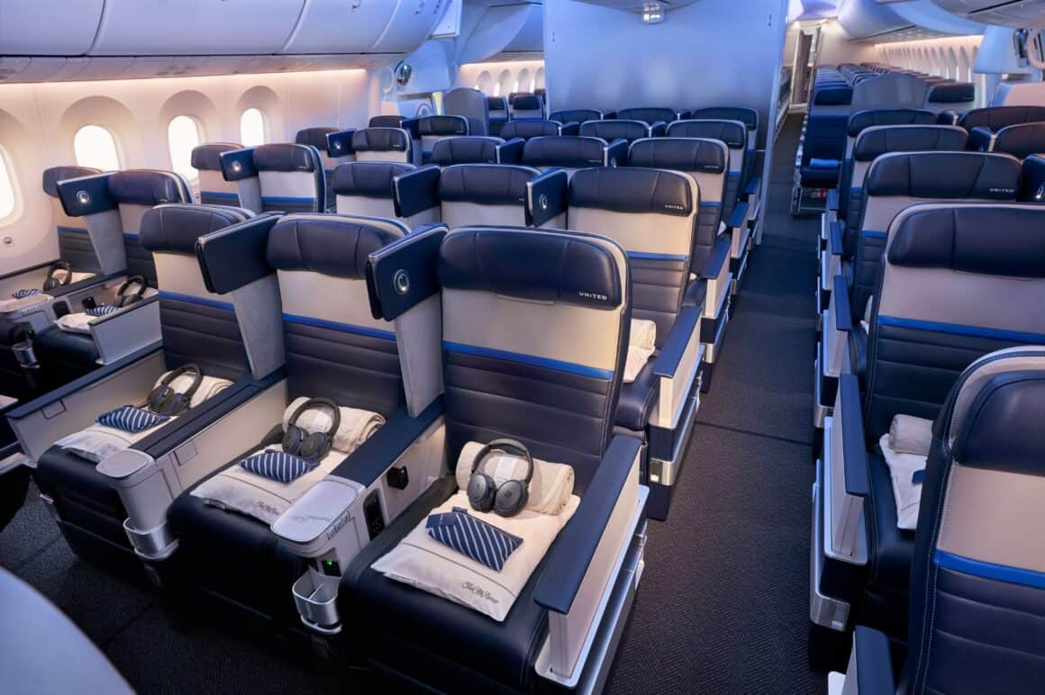 United Boeing 787-9 Elevated Premium Plus