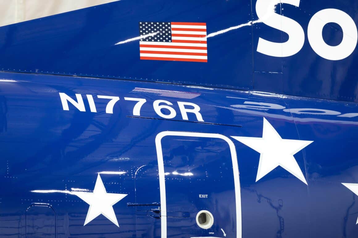 Southwest Independence One features a reg no N1776R