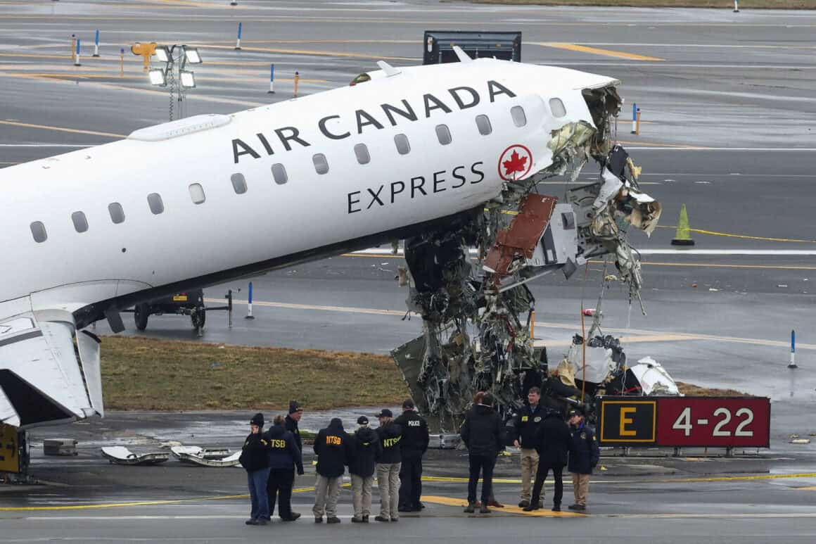 Air Canada Flight 8646 aftermath at LGA