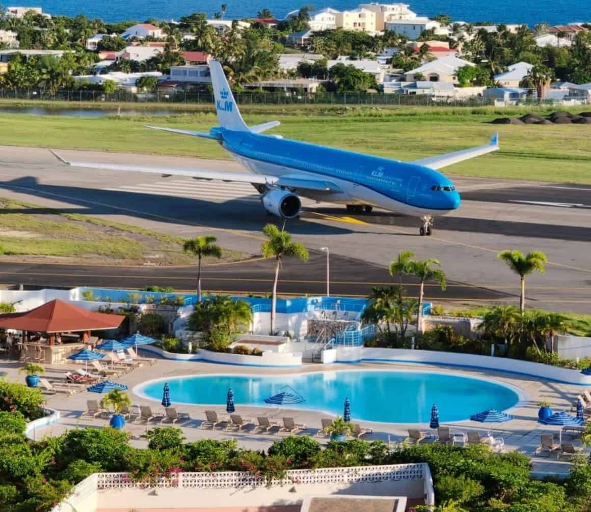 A KLM A330 from AMS at SXM 
