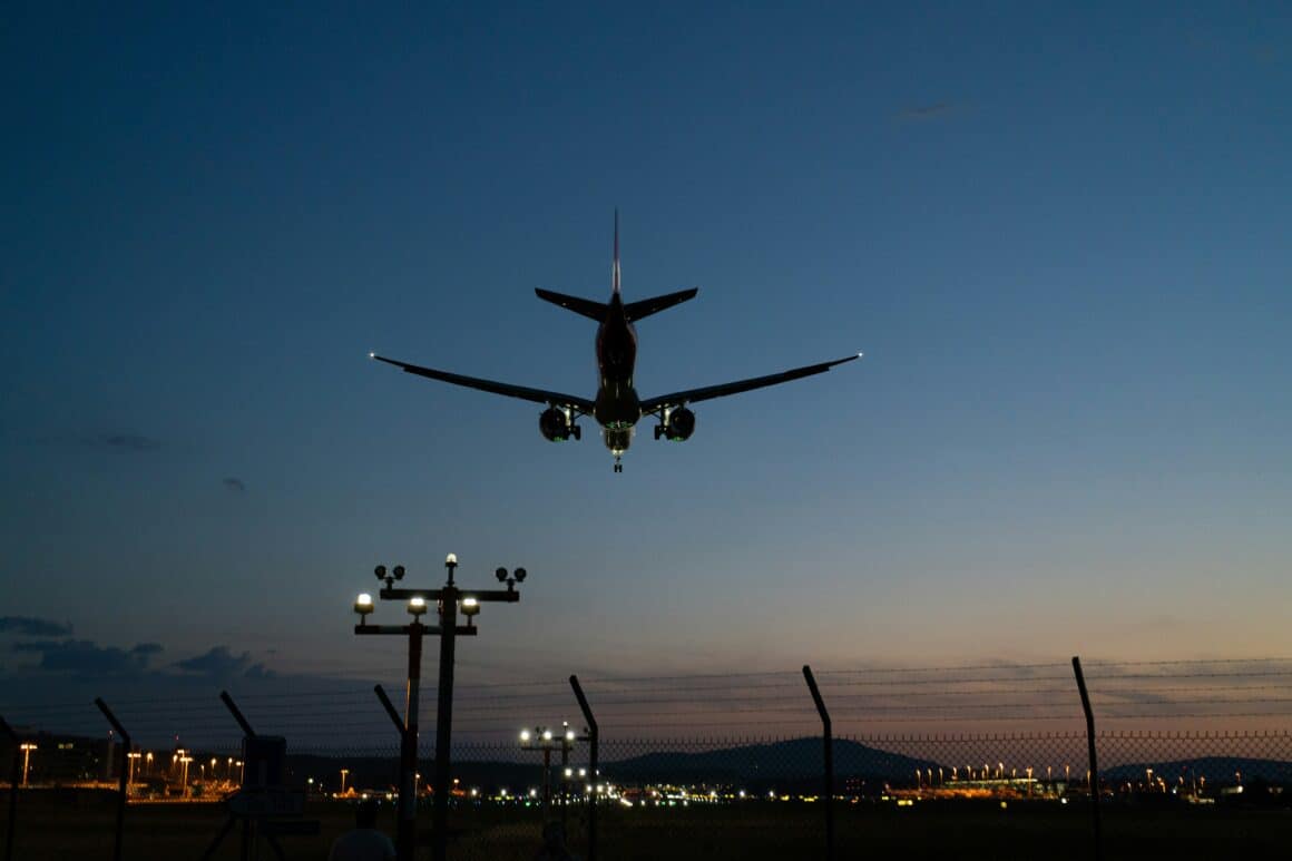 A jet on short final to an unidentified runway